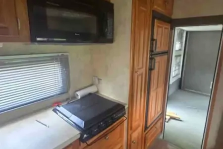 Longhorn Customs 2007 Gulf Stream Enduramax Fifth Wheel Toy Hauler your home away from home