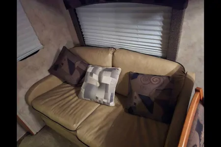 Longhorn Customs 2007 Gulf Stream Enduramax Fifth Wheel Toy Hauler your home away from home