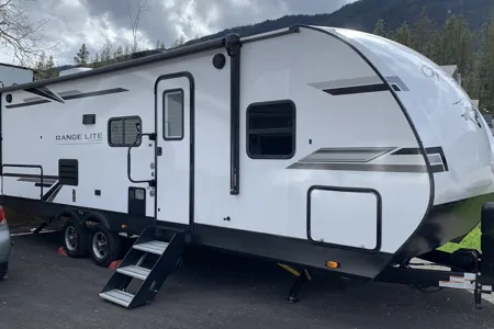 Richard's Highland Ridge RV 261BH Travel Trailer