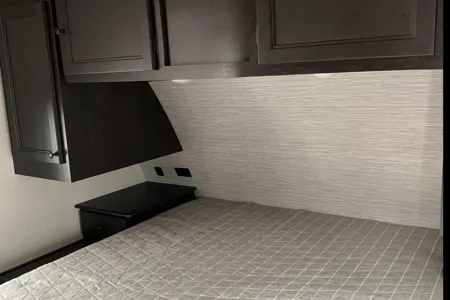 Richard's Highland Ridge RV 261BH Travel Trailer