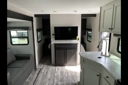 Richard's Highland Ridge RV 261BH Travel Trailer