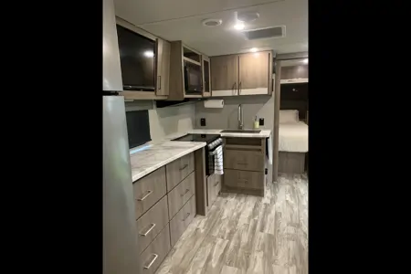 2022 Grand Design Imagine XLS Camper Rental