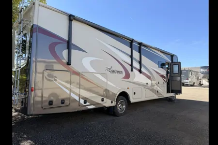 The Waddell's Coachmen Mirada Class A