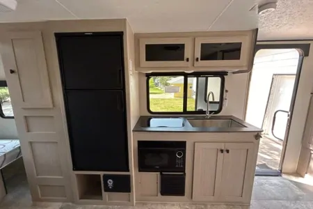 Coachmen Apex Nano 201RBS Travel Trailer