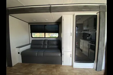Scott's Keystone 25bhs Travel Trailer