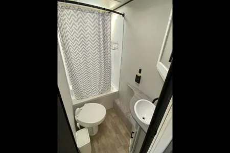 Scott's Keystone 25bhs Travel Trailer