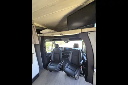 2023 EAST TO WEST Entrada M-Class 24FM