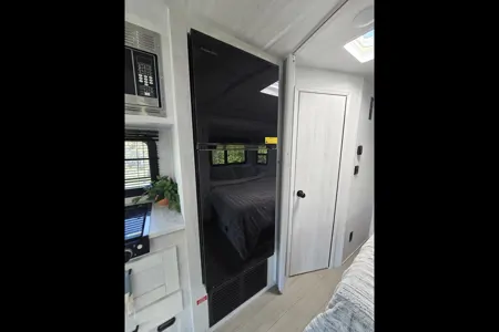 2023 EAST TO WEST Entrada M-Class 24FM