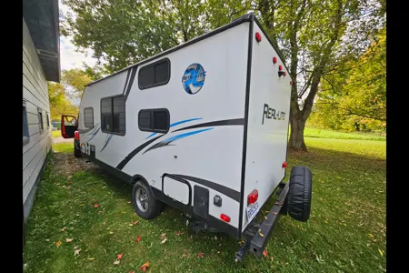 Félix's Palomino RL177 Travel Trailer