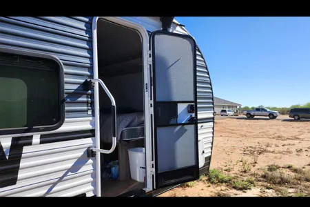 Winnebago 18DBH Travel Trailer