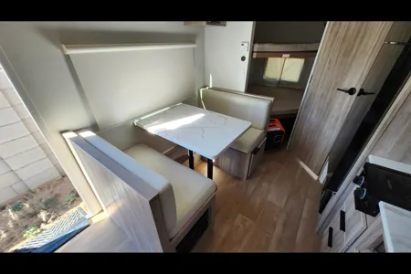 Winnebago 18DBH Travel Trailer