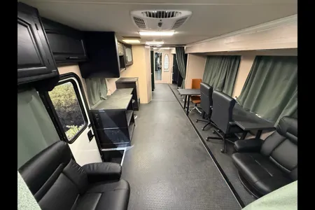 PRODUCTION OFFICE AND VANITIES WITH 2 RESTROOMS
