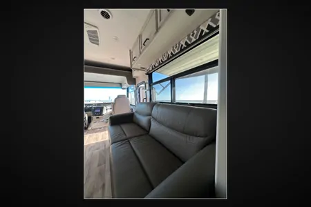 27B - 2022 Entegra 8 SLEEPER Coach Vision EZY-TO-DRIVE***