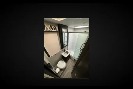 27B - 2022 Entegra 8 SLEEPER Coach Vision EZY-TO-DRIVE***