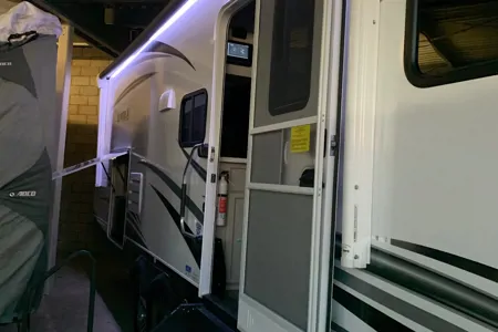 Jeannette's Jayco Fbok320 Travel Trailer