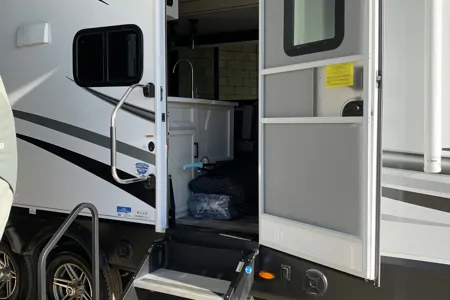 Jeannette's Jayco Fbok320 Travel Trailer