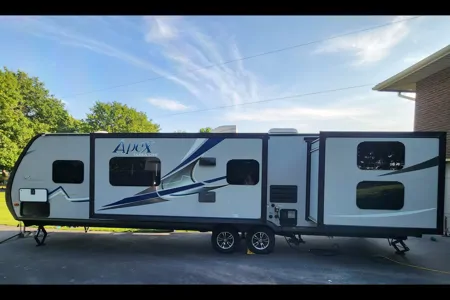 Fully Stocked CLEAN 34' Bunkhouse 2018 Coachmen Apex