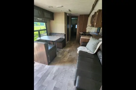 Fully Stocked CLEAN 34' Bunkhouse 2018 Coachmen Apex