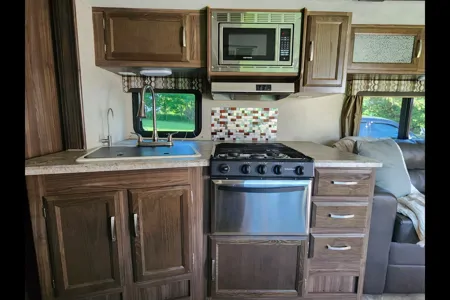 Fully Stocked CLEAN 34' Bunkhouse 2018 Coachmen Apex