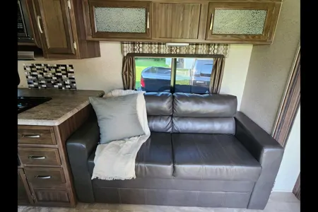 Fully Stocked CLEAN 34' Bunkhouse 2018 Coachmen Apex
