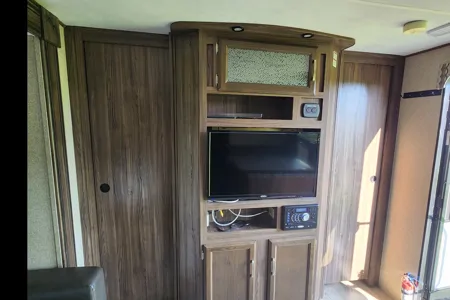 Fully Stocked CLEAN 34' Bunkhouse 2018 Coachmen Apex