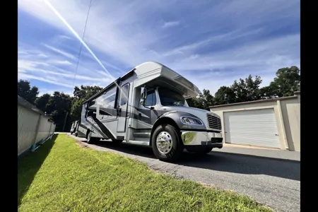 Entegra Coach Accolade Class C