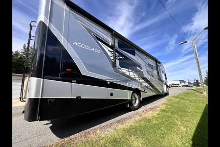 Entegra Coach Accolade Class C