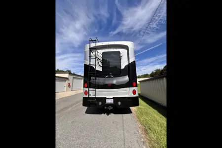 Entegra Coach Accolade Class C