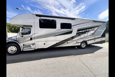 Entegra Coach Accolade Class C