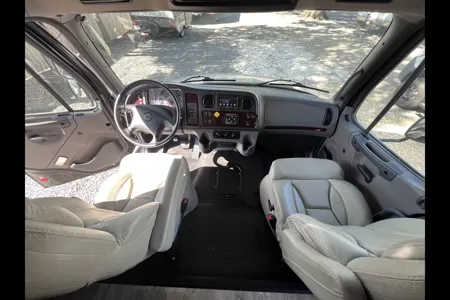 Entegra Coach Accolade Class C