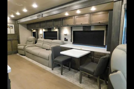 Melissa's Tiffin Motorhomes 2023 Class A