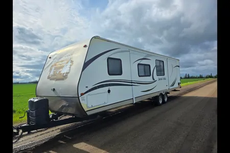 Brittany's Spacious Sport Trek Family Friendly Travel Trailer