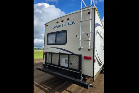 Brittany's Spacious Sport Trek Family Friendly Travel Trailer