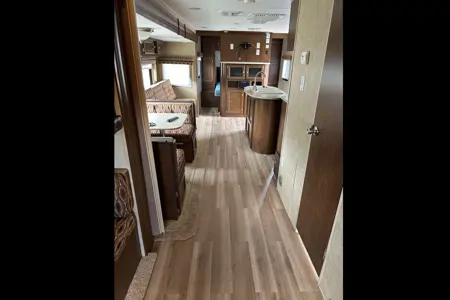 Brittany's Spacious Sport Trek Family Friendly Travel Trailer