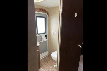 Brittany's Spacious Sport Trek Family Friendly Travel Trailer