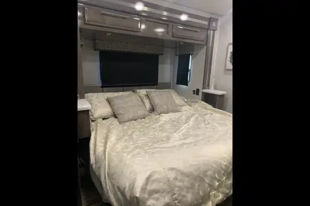 Yoly's Forest River George Town Class A