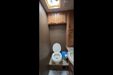 Anita's Thor Motor Coach A.C.E Class A