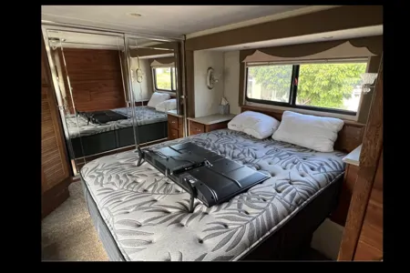 Colleen's National RV Tropi-Cal Class A