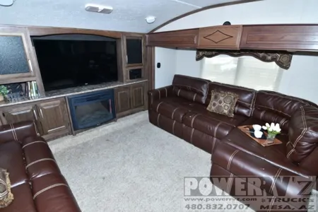 Tony's Keystone Cougar Den Fifth Wheel