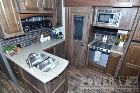 Tony's Keystone Cougar Den Fifth Wheel