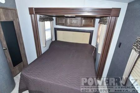 Tony's Keystone Cougar Den Fifth Wheel