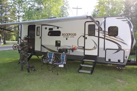 Ralph's Forest River rockwood ultra light 2612ws Travel Trailer