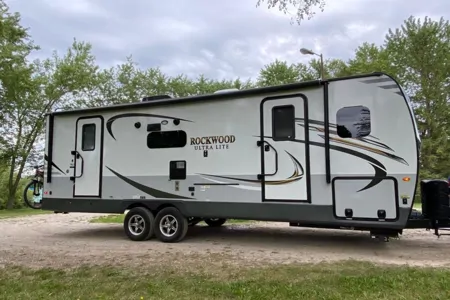 Ralph's Forest River rockwood ultra light 2612ws Travel Trailer