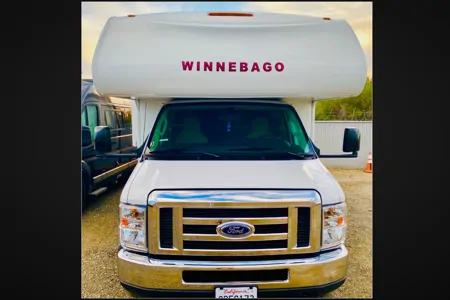 25B 2019 Winnebago 25