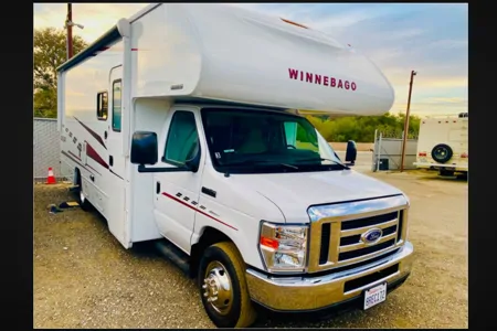 25B 2019 Winnebago 25
