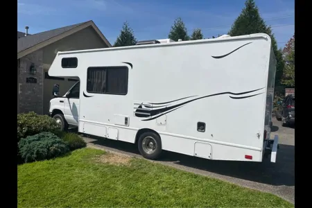 The Marshmallow 24ft Class C