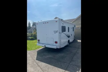 The Marshmallow 24ft Class C