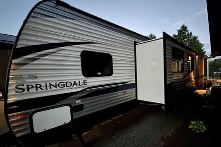 Matthew's Springdale SG301TR Travel Trailer