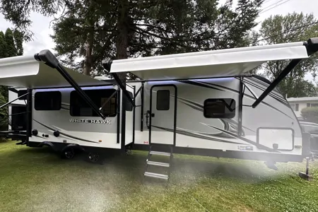 Amazing double washroom bunkhouse 34 ft