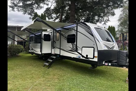 Amazing double washroom bunkhouse 34 ft
